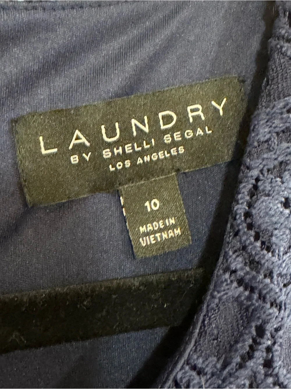 LAUNDRY by Shelli Segal royal blue lace cocktail dress // 10 - Picture 2 of 7